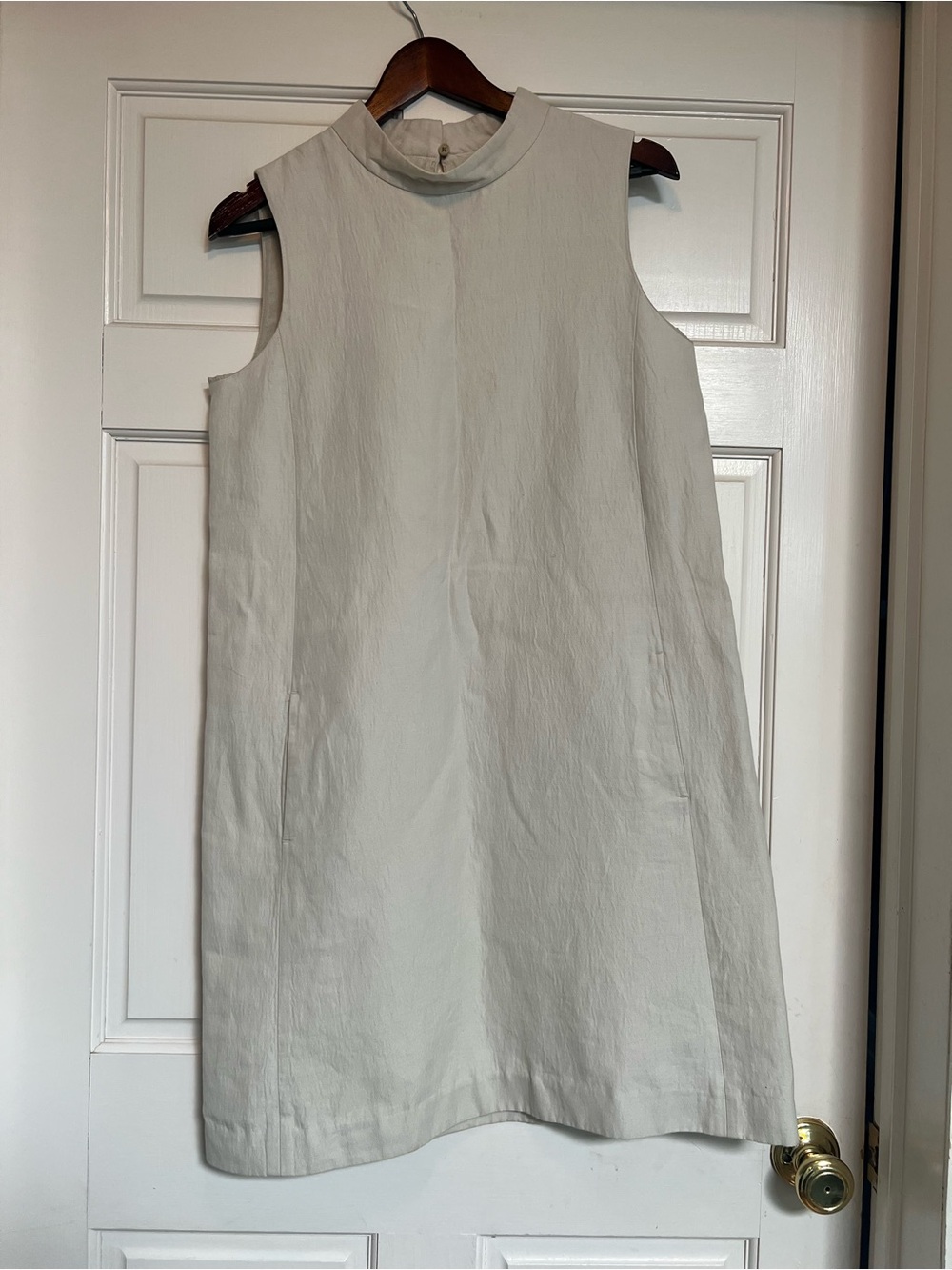 ‘S MaxMara Sleeveless Light Cream Mock-Neck Shift Dress GUC